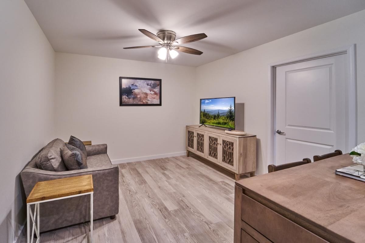 Condo, 1 Queen Bed with Sofa bed (The Ruby 212) | Living area