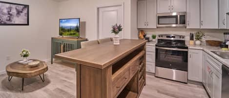 Appart'hôtel, 1 grand lit et 1 canapé-lit (The Ruby 303) | Cuisine privée