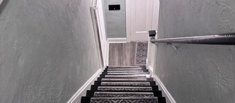 Modern Top Level Escape - Stylish, Clean and Central