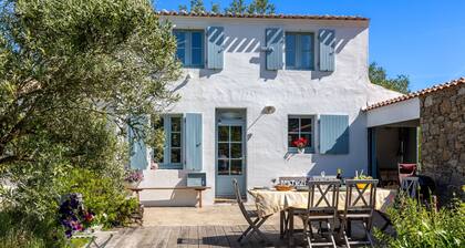 La Bergoya - Maison pour 9 avec beau jardin