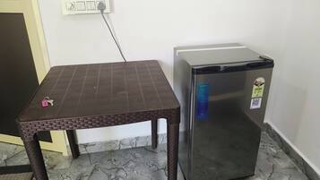 Deluxe Single Room, Balcony | Interior