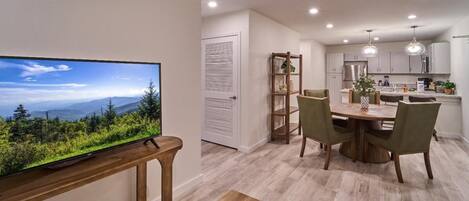 Condo, Multiple Beds (The Ruby 314) | Dining