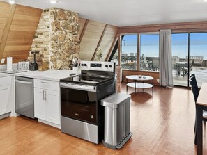 Fridge, microwave, oven, stovetop - 2 Homes Waterfront Lakeview Estate Sleeps 12 Private Beach Olympic National Park (Amanda Park)