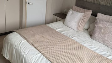 2 chambres, accès au Wi-Fi (inclus), décor unique, ameublement unique