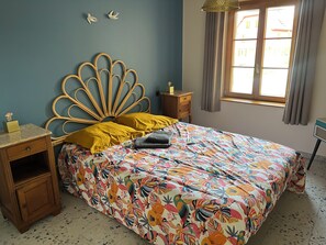 2 Schlafzimmer, Reisekinderbett, kostenloses WLAN, Bettwäsche