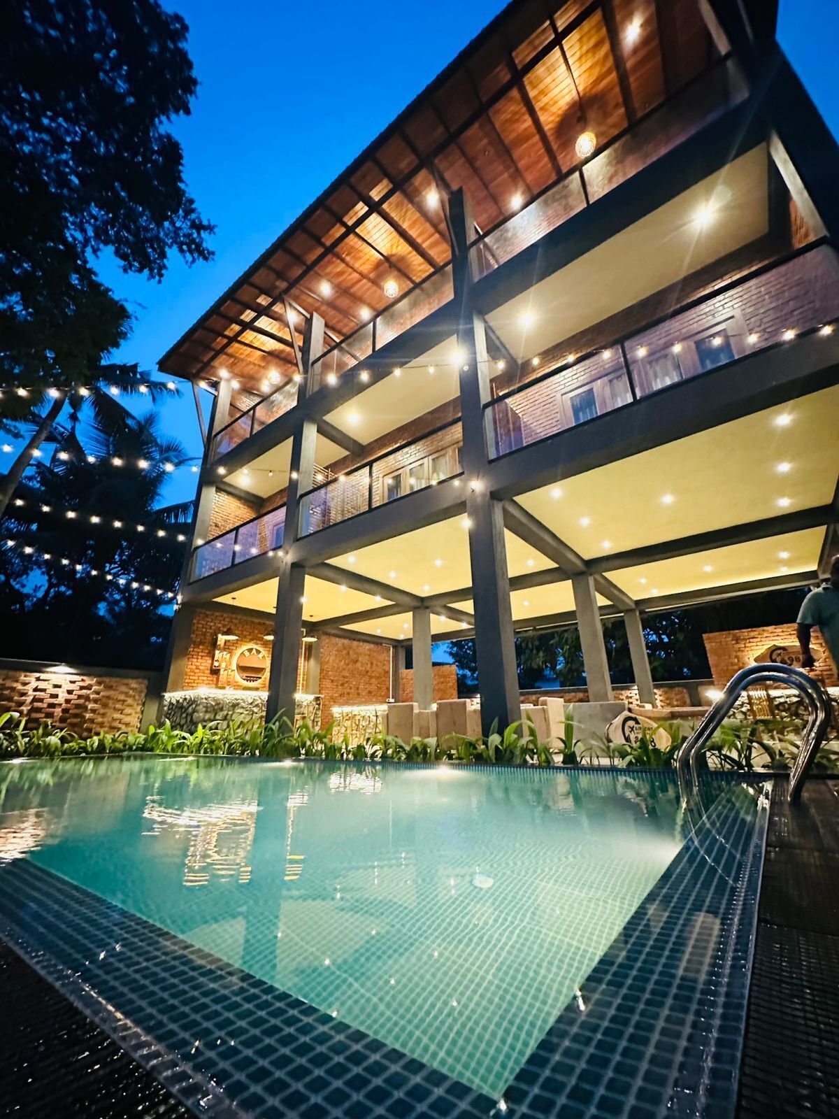 5 outdoor pools