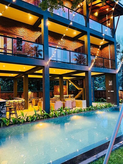 Airport Hotel Transit 98 