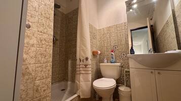 Shower, towels