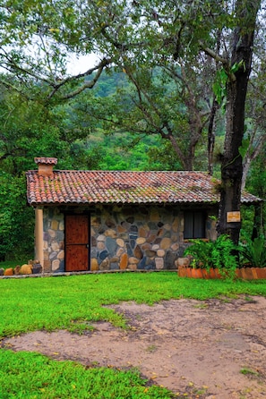 Vista frontal de la propiedad