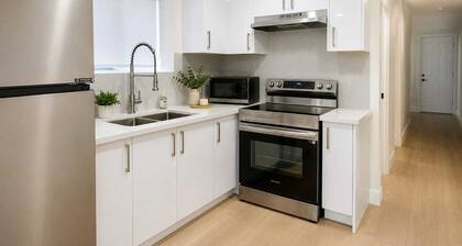 Newly Built Suite, Burnaby Hideaway Close to Transit