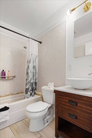 Bathroom - Coastal Cozy 2BR Retreat in pacifica (Pacifica)