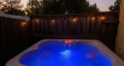 Hot tub lake wine Cottage State Park 4 mins away