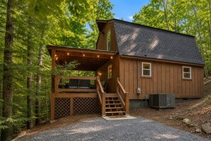 Exterior - Your Modern Creekside Retreat with Resort Perks! Modern 2bdrm + Open LoftTrundle (Ellijay)