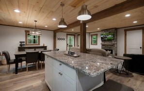 Dining - Your Modern Creekside Retreat with Resort Perks! Modern 2bdrm + Open LoftTrundle (Ellijay)
