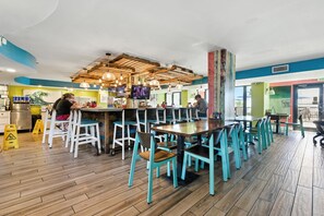 Bar (in der Unterkunft)