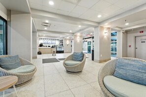 Lobby - North Tower OCEANFRONT MASTER 3bd/2ba Condo w Free Parking & WiFi (Myrtle Beach)