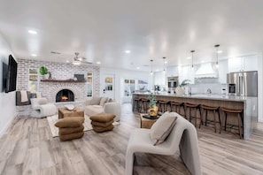 Interior - Mountain Retreat+Golf+Poker+DivingPool+Spa+GmeRm (Phoenix)