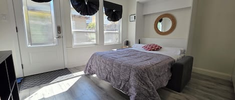 WiFi, bed sheets