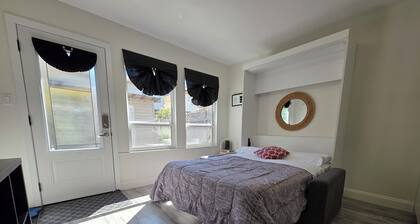 Quaint One Bedroom near YVR airport