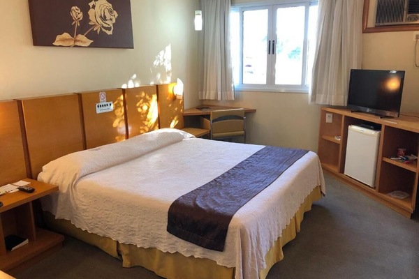Bedroom. Interior and views may vary based on location and availability.