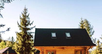 Cottage With Private Hot Tub in Stecowka