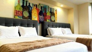 Tabla de planchar con plancha, wifi y ropa de cama 