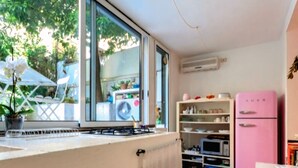 Private kitchen - An oasi of freshness in the hot roman summer (ROME)
