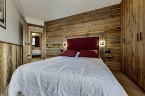 Room - 50 meters from the ski slopes, Level -4, pool, sauna, steam room, balcony, TV, 68 m² (Peisey-Nancroix)