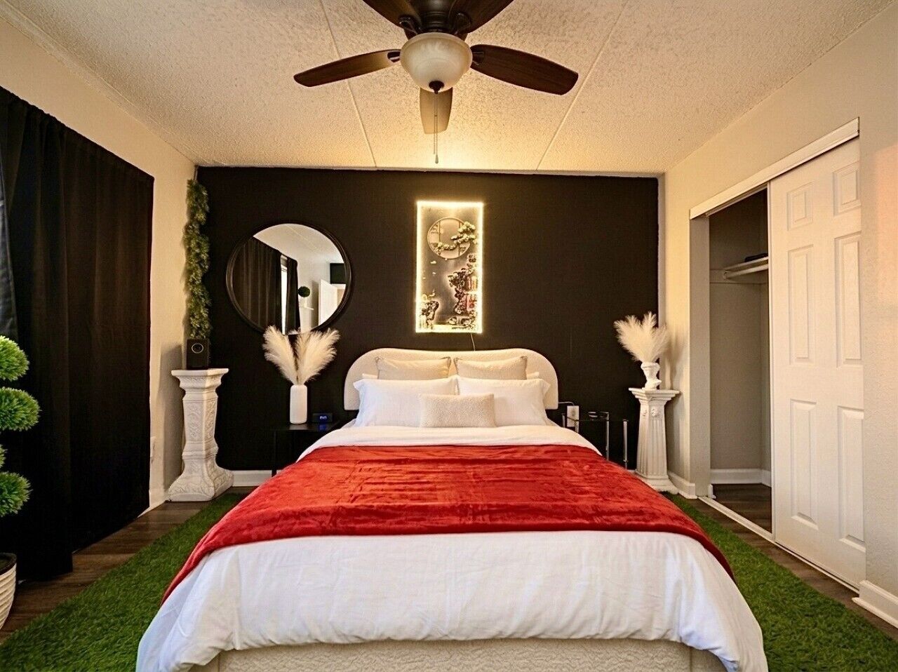 2 bedrooms, desk, iron/ironing board, WiFi (free)