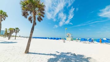 Beach nearby, sun-loungers, beach towels