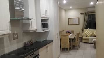Apartment, 2 Bedrooms | Interior