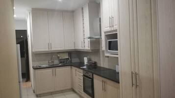 Apartemen, 2 kamar tidur | Interior