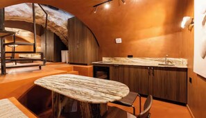 Dining - COMBINING AUTHENTIC PARISIAN CHARACTER WITH MODERN COMFORTS -MARAIS (Paris)