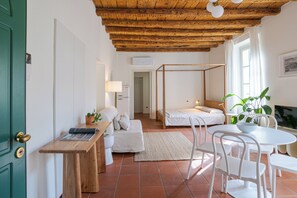 Living and dining room - Como Center Studio, Como, Italy (Como)