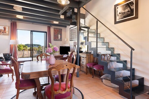 Holiday Home 'Escale Sauzonnaise' with Sea View, Terrace and Wi-Fi