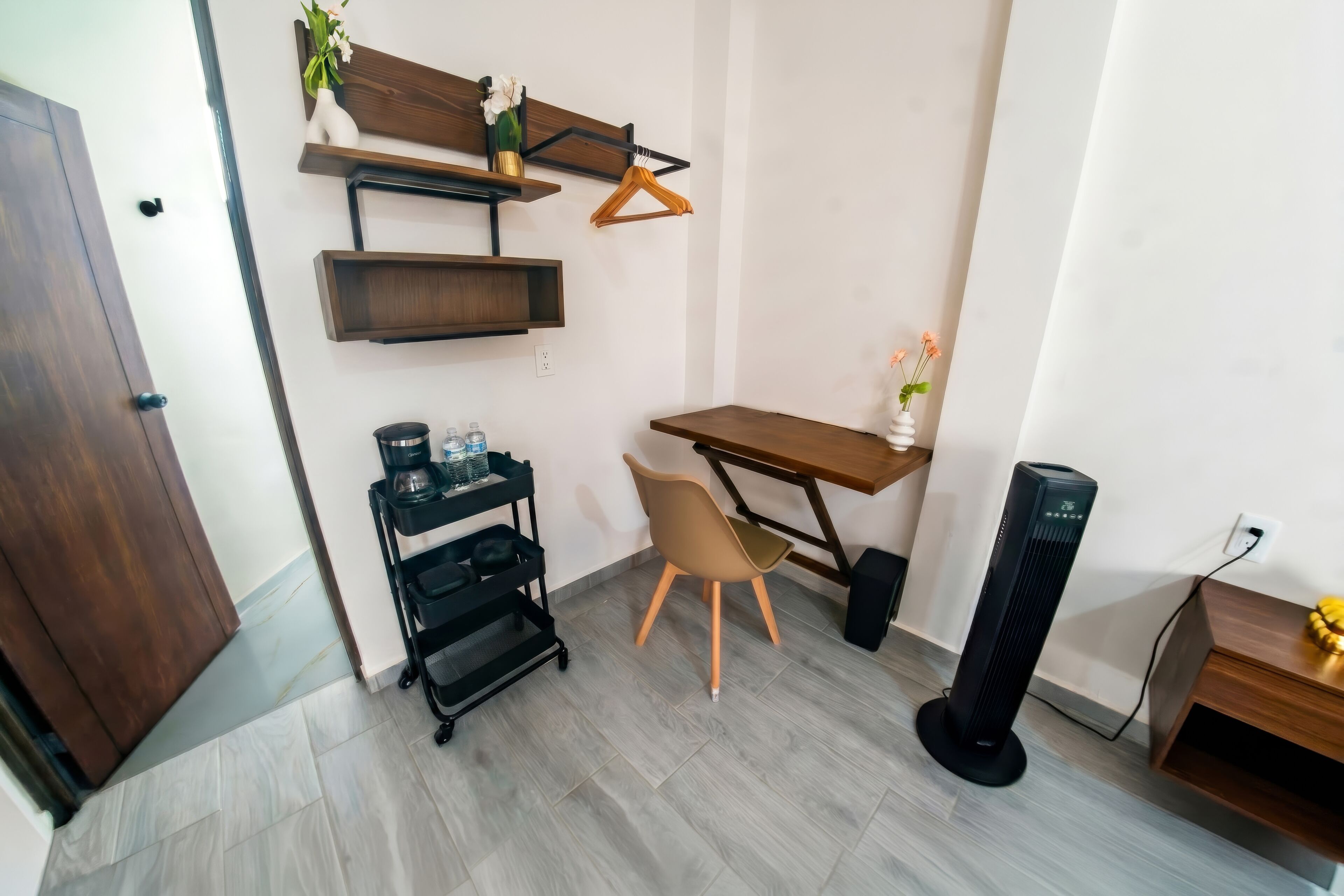 Deluxe Room, Non Smoking | Interior