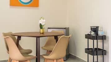 Habitación ejecutiva, para no fumadores | Restaurantes