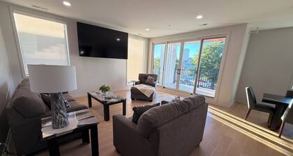 Modern Downtown Omaha Condo – 2BR, Sleeps 6, Garage Parking