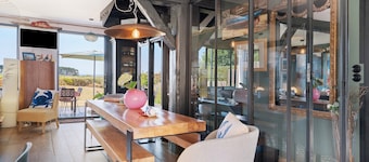 Guest Room "Escale Sauzonnaise - La Baie" with Sea View, Shared Pool and Wi-Fi