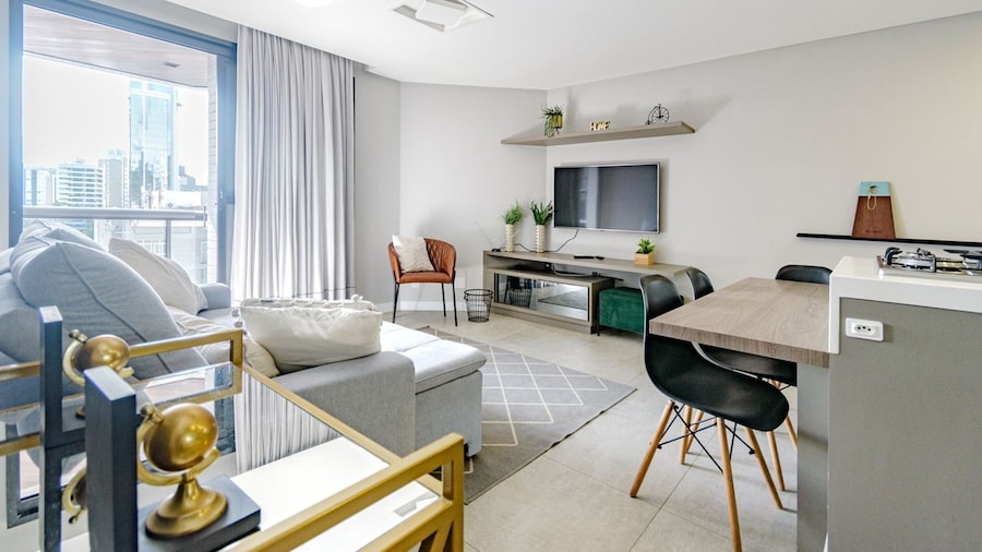 Apartamento com Varanda e Ar no Centro de Blumenau