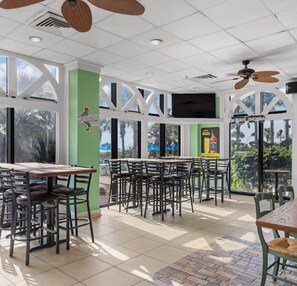 Dining - Oceanfront Penthouse Wellness Retreat Sleeps 6 in Myrtle Beach (Myrtle Beach)