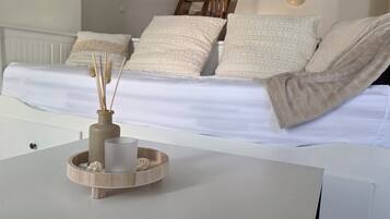 1 bedroom, desk, free WiFi, bed sheets