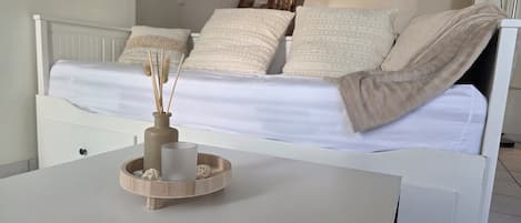 1 habitación, escritorio, wifi gratis y ropa de cama