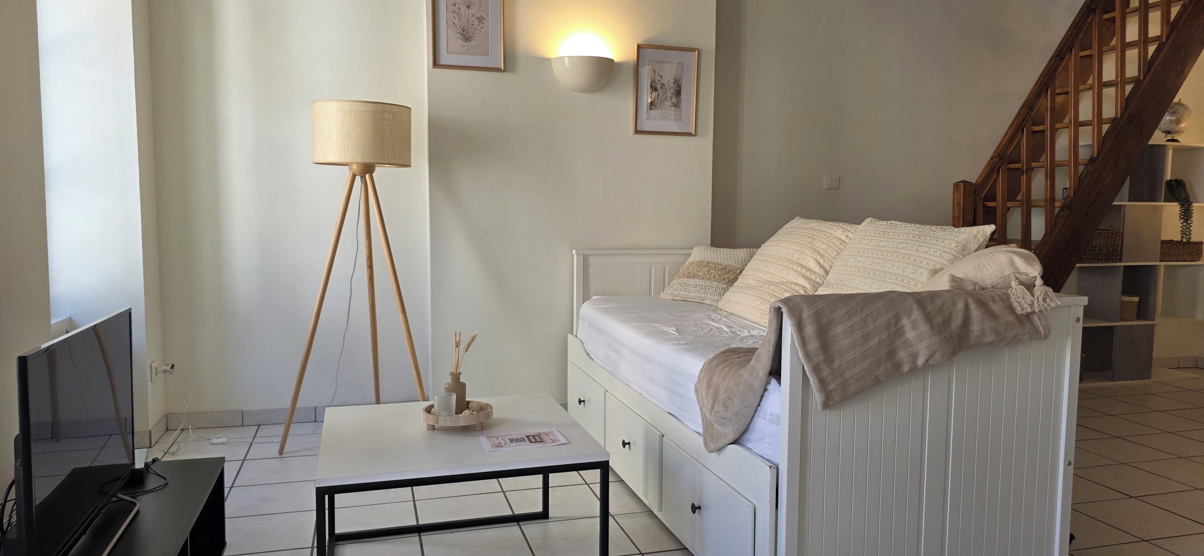 1 bedroom, desk, free WiFi, bed sheets