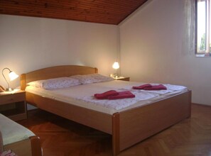 Villa (Old Town Bay Cavtat with Sea View) | 3 bedrooms, cots/infant beds