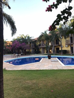 Kolam renang outdoor