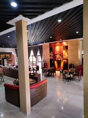 Sudah termasuk sarapan prasmanan setiap hari