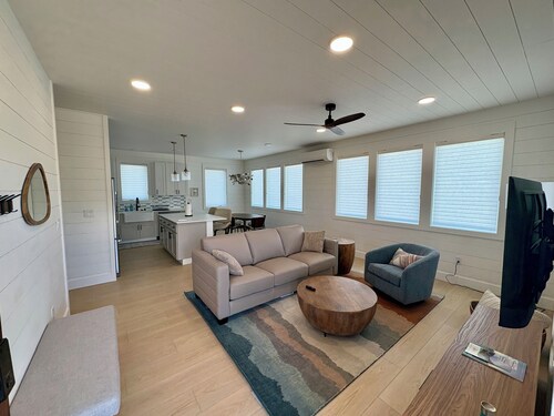 Alice Loop Vacation Cottage B - stylish and peaceful 2-bedroom beach house