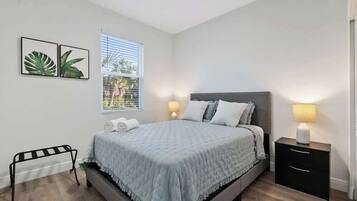 4 bedrooms, iron/ironing board, WiFi, bed sheets