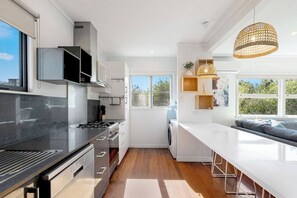Private kitchen - 30B Urangan Holiday House (Private Rear Property) (Urangan)